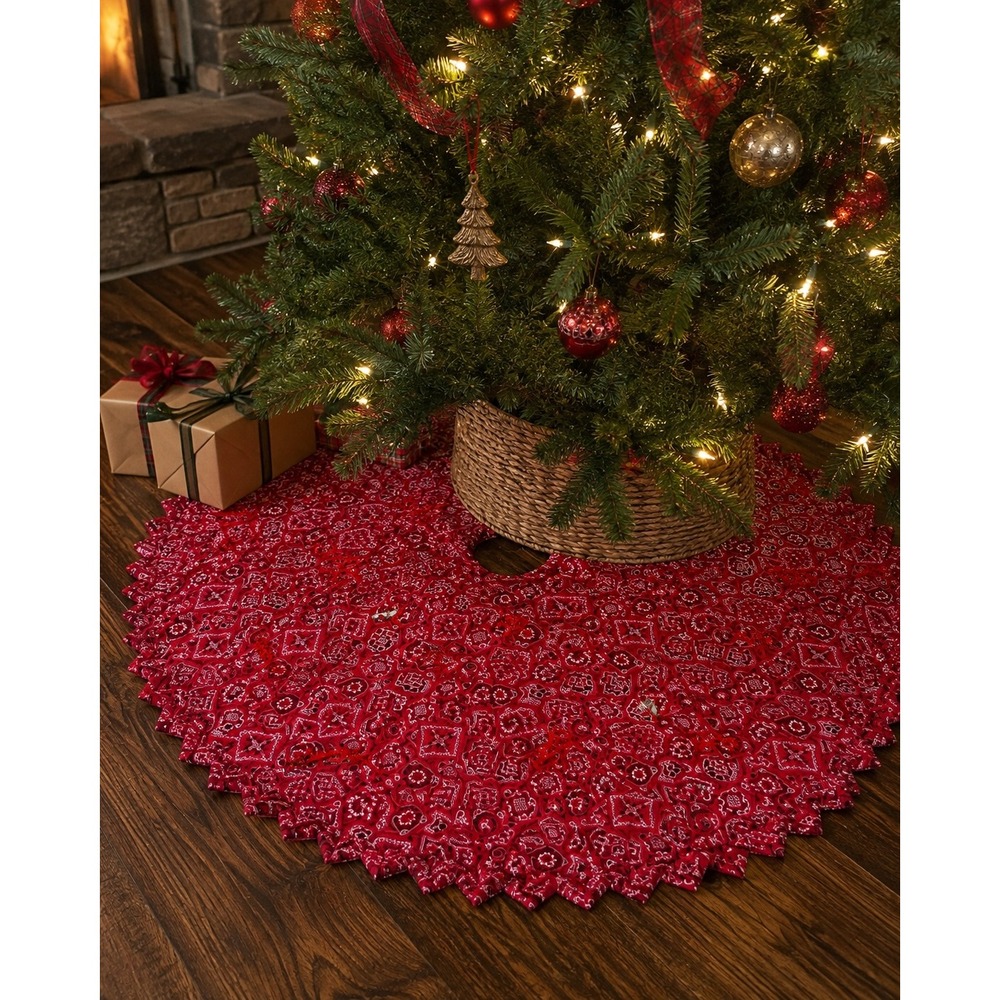 Christmas Tree Skirt Red Bandana Reversible 44" Western Quilted Sawtooth Concho